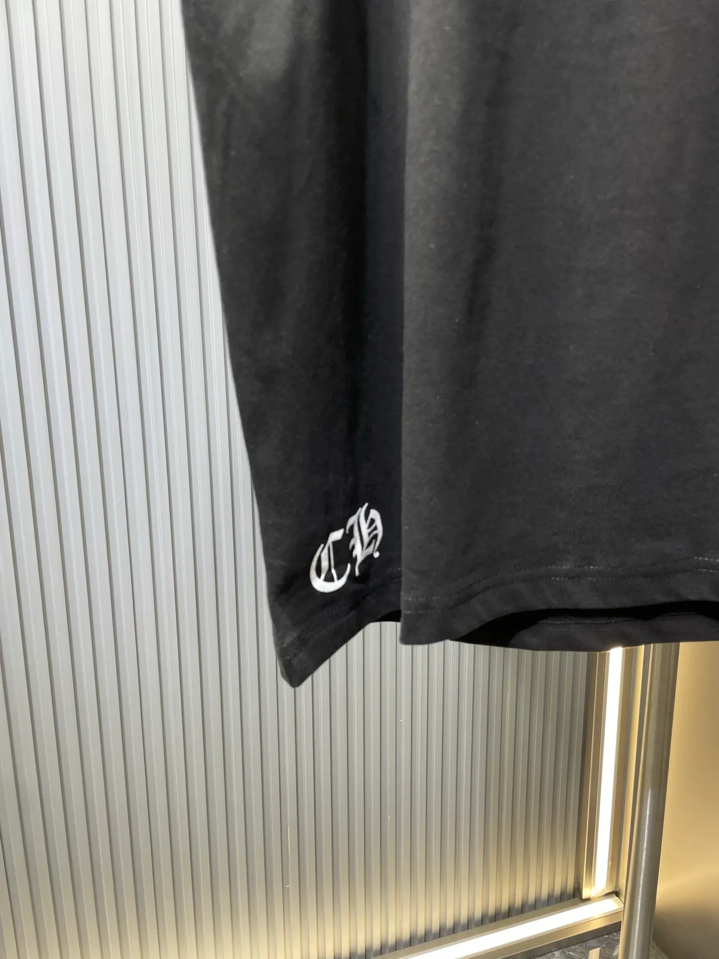 🅿️290 come hearts 🌟【Top replica】Flag scroll tee short sleeves (open version-physical counter-top luxury quality)🆚Second sale of all versions on the market. The fabric is made of 26 weave 200 grams of cotton. The printing uses a variety of printing techniques. Customized accessories. Size: s m l